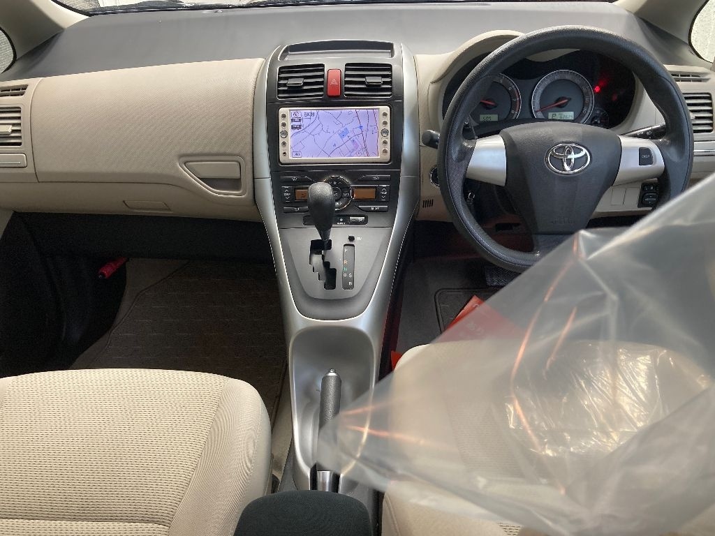 TOYOTA AURIS