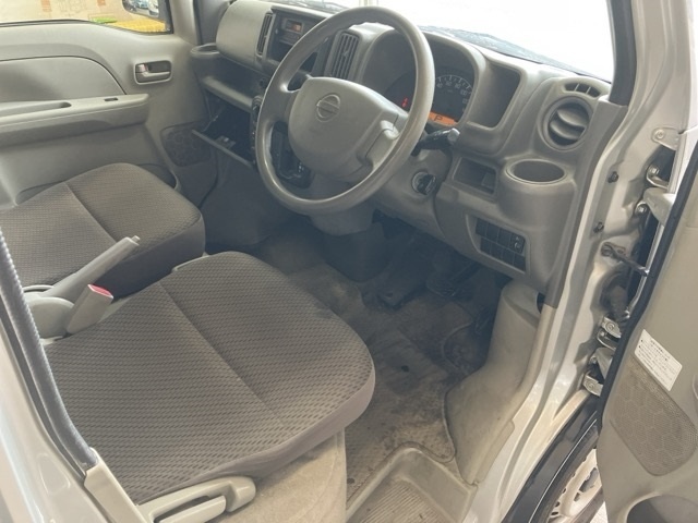 NISSAN NV100 CLIPPER