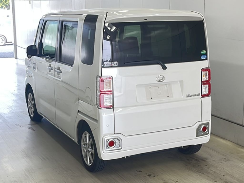DAIHATSU WAKE