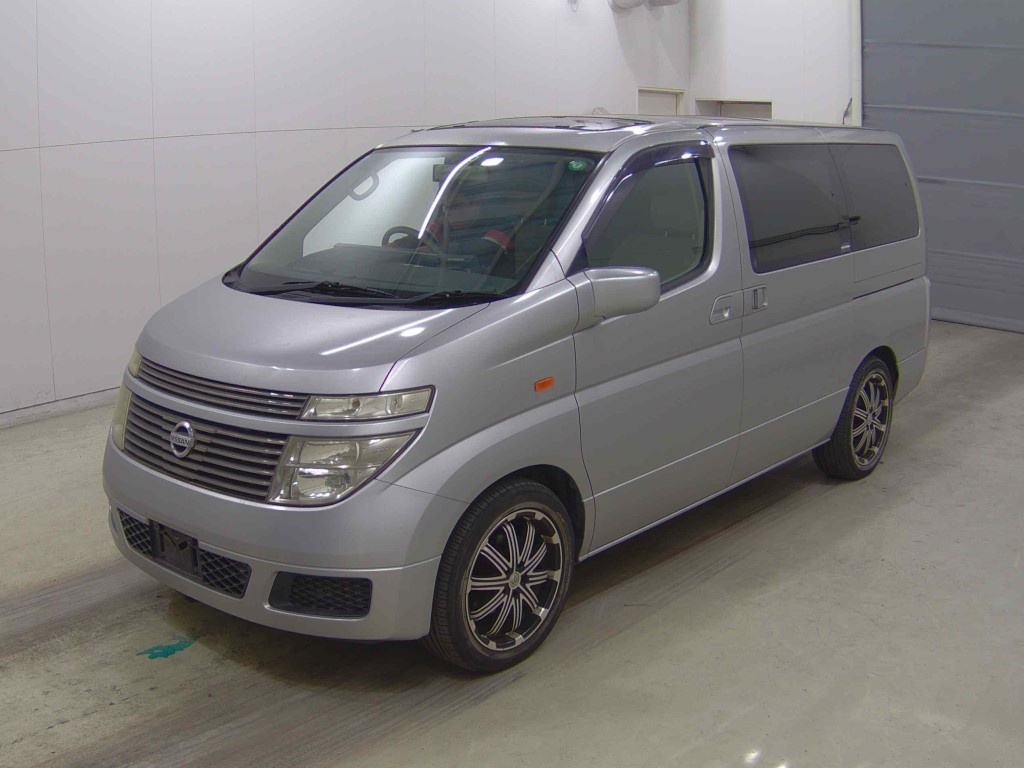NISSAN ELGRAND