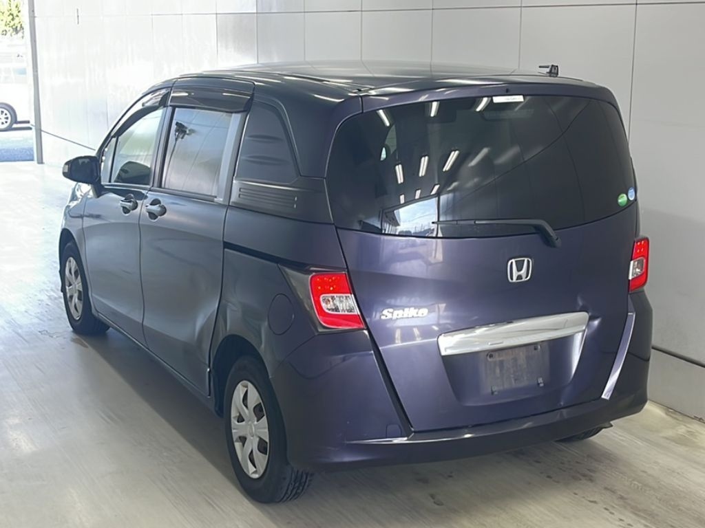 HONDA FREED SPIKE