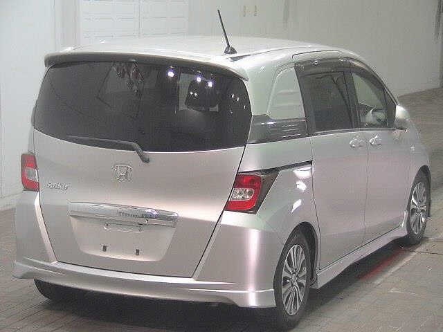 HONDA FREED SPIKE