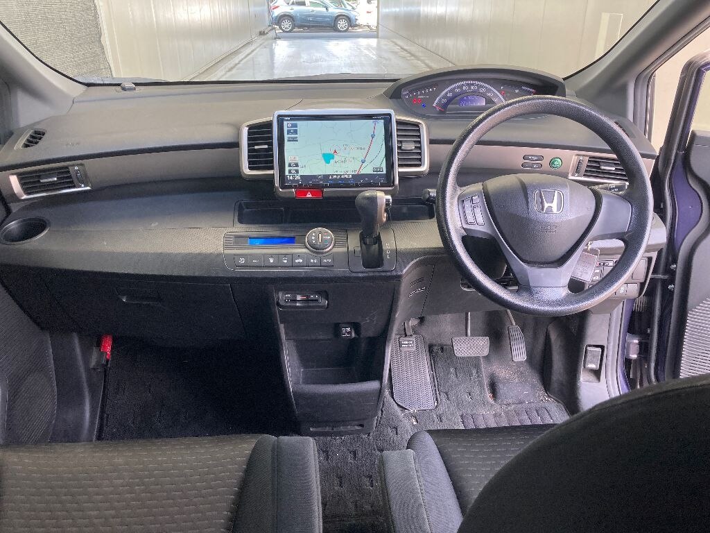 HONDA FREED SPIKE