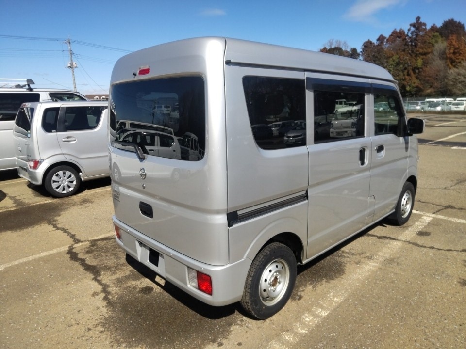 NISSAN NV100 CLIPPER