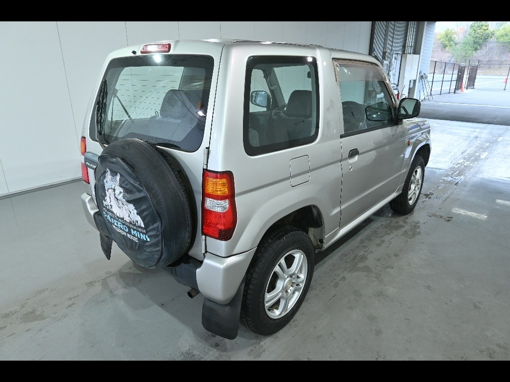 MITSUBISHI PAJERO MINI