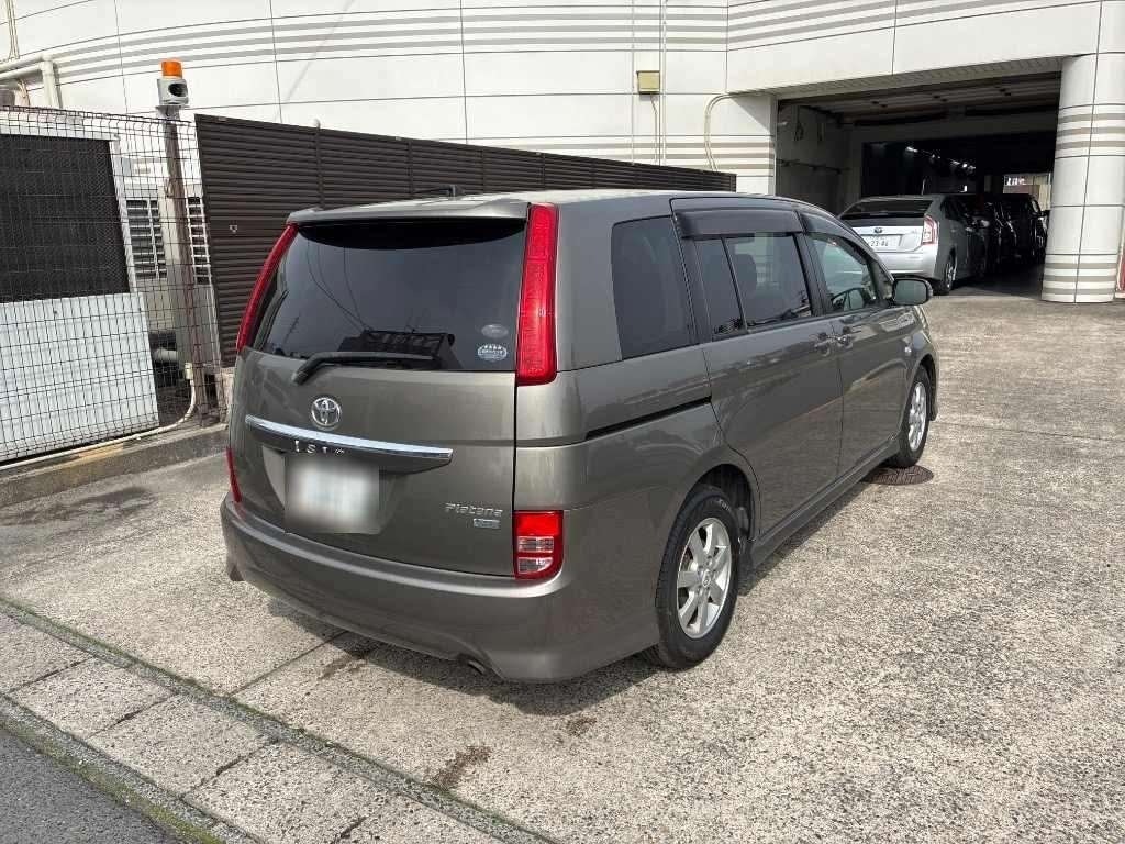 TOYOTA ISIS