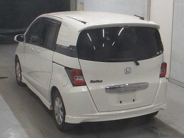 HONDA FREED SPIKE
