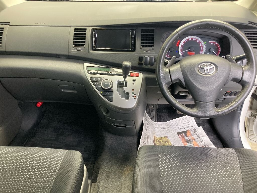TOYOTA ISIS