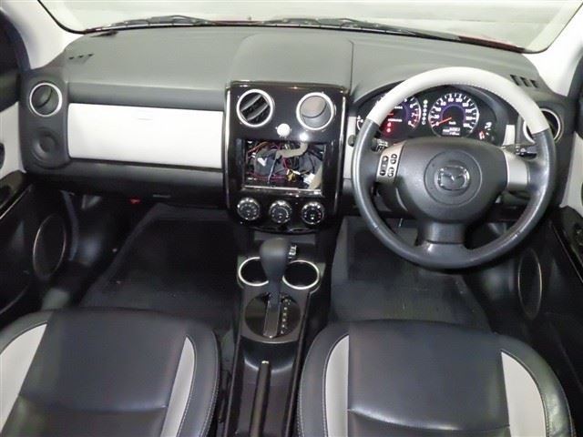 MAZDA VERISA