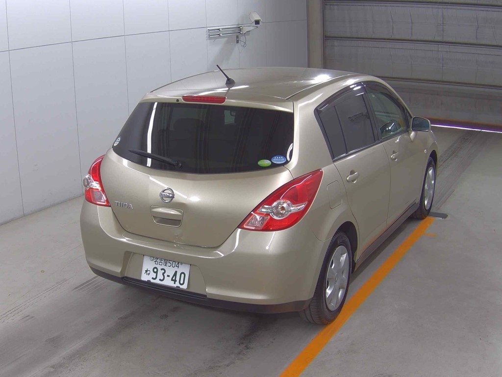 NISSAN TIIDA