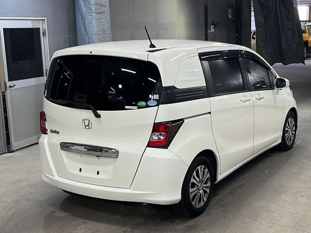 HONDA FREED SPIKE