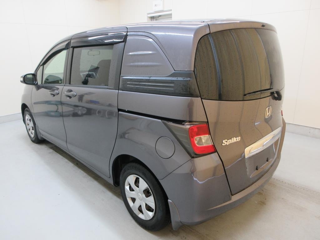 HONDA FREED SPIKE