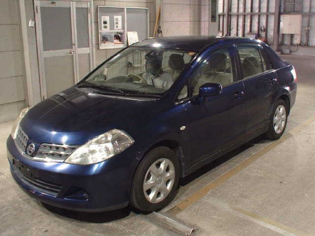 NISSAN TIIDA LATIO