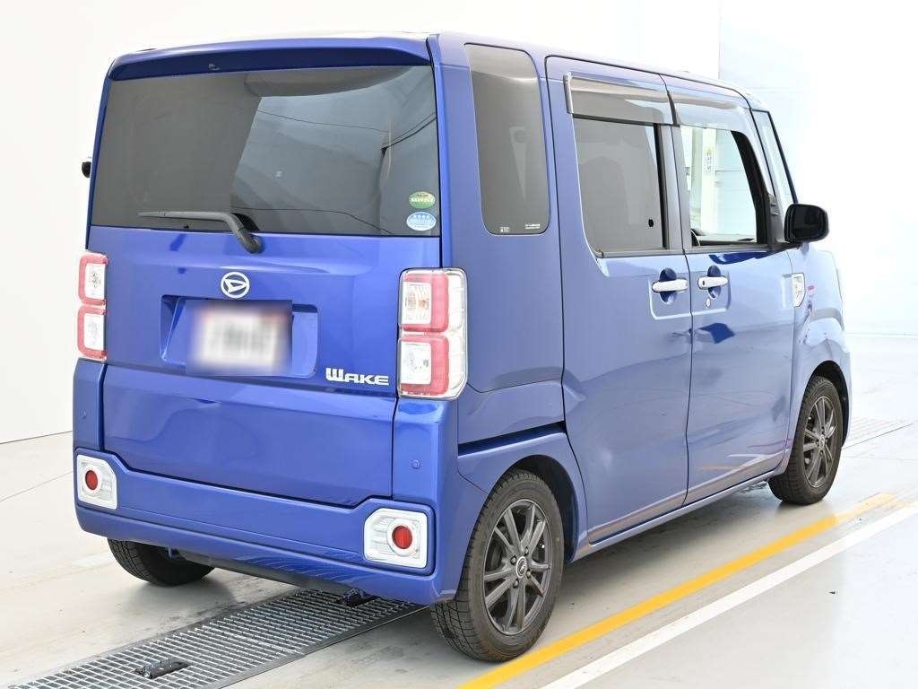 DAIHATSU WAKE