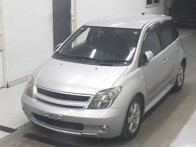 TOYOTA IST