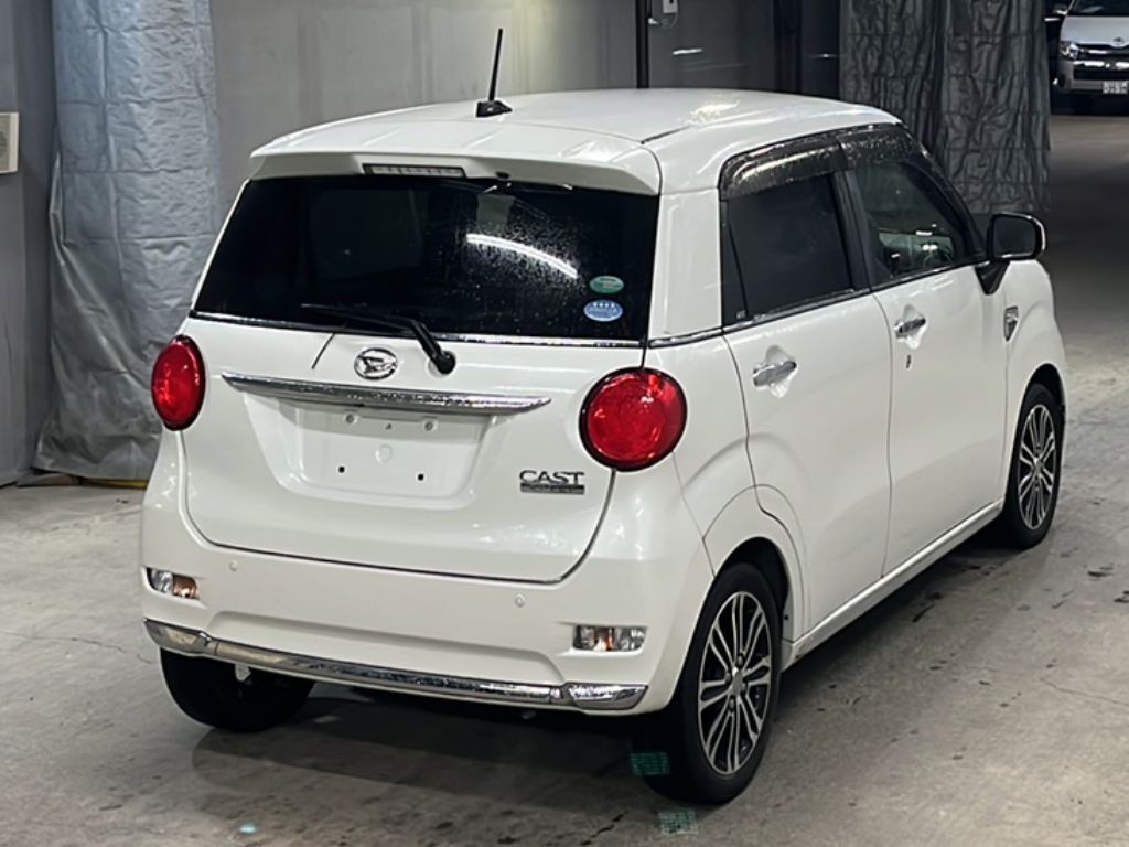 DAIHATSU CAST