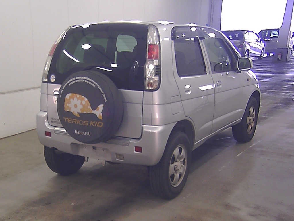 DAIHATSU TERIOS KID