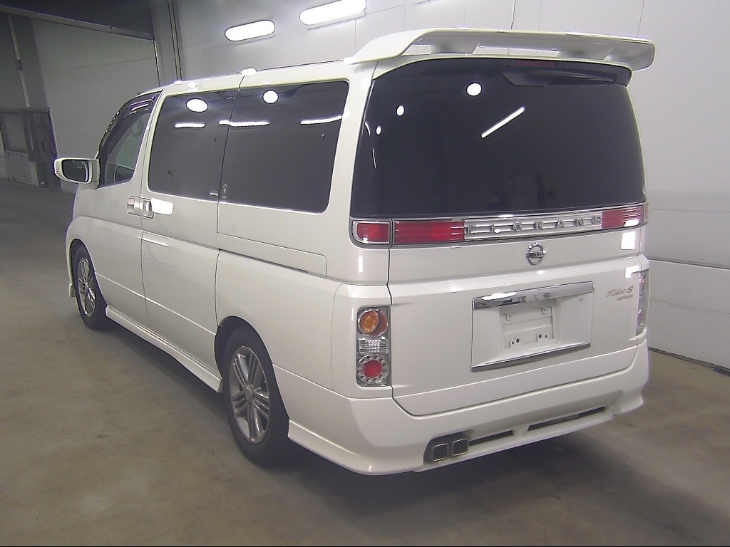 NISSAN ELGRAND