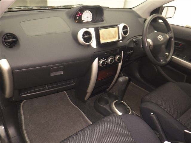 TOYOTA IST