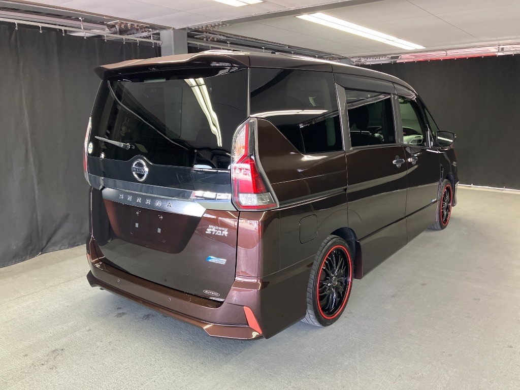 NISSAN SERENA