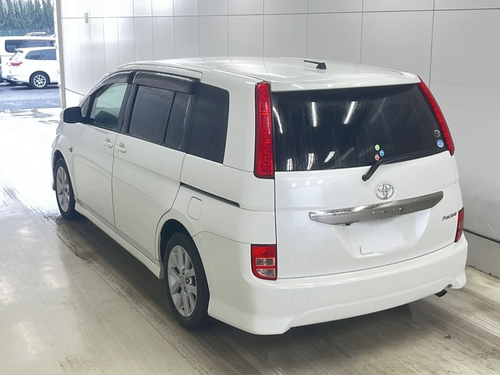 TOYOTA ISIS