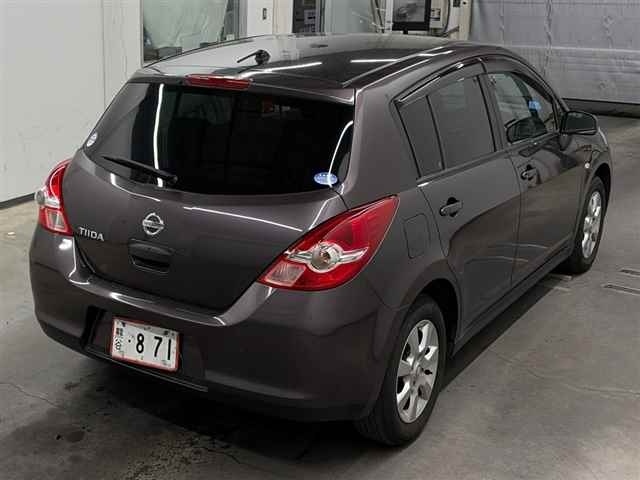 NISSAN TIIDA