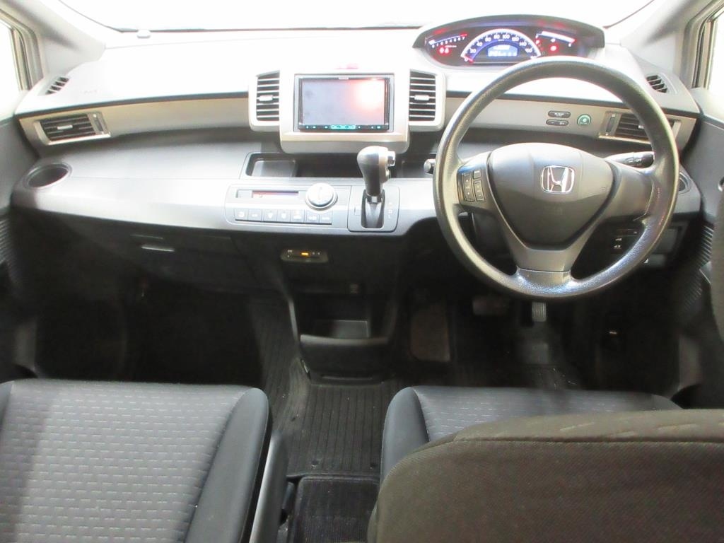 HONDA FREED SPIKE