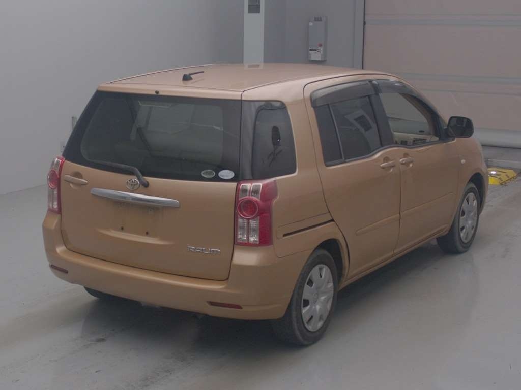 TOYOTA RAUM