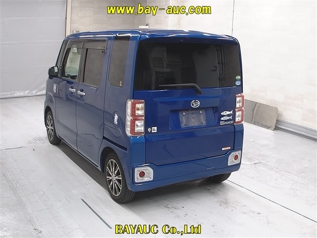 DAIHATSU WAKE