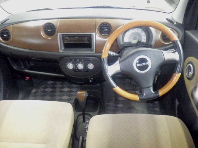 DAIHATSU MIRA GINO
