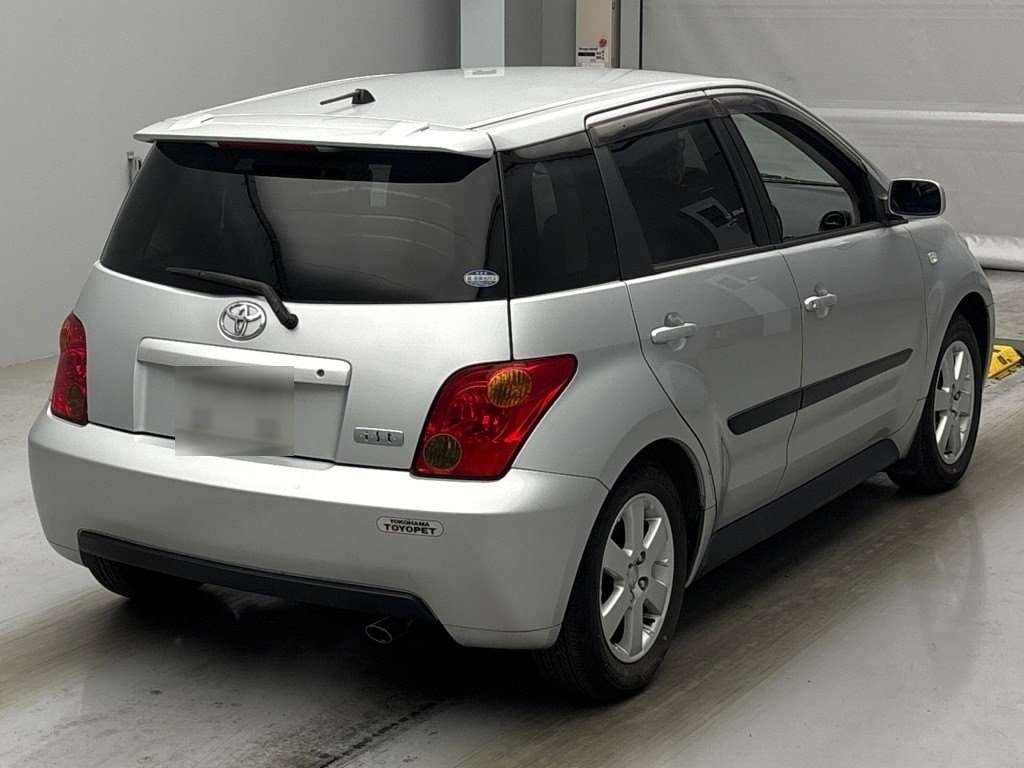 TOYOTA IST