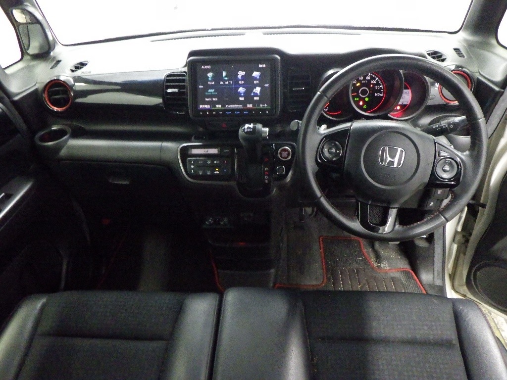 HONDA N-BOX