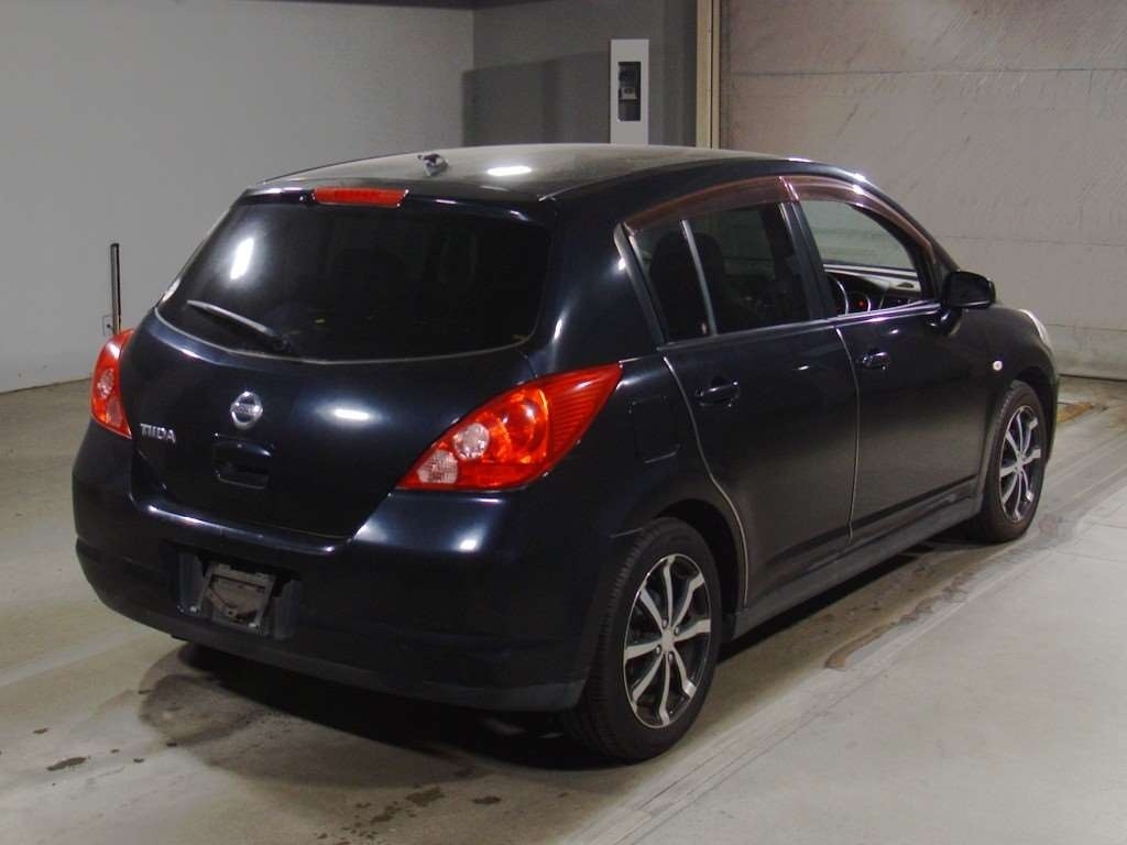 NISSAN TIIDA