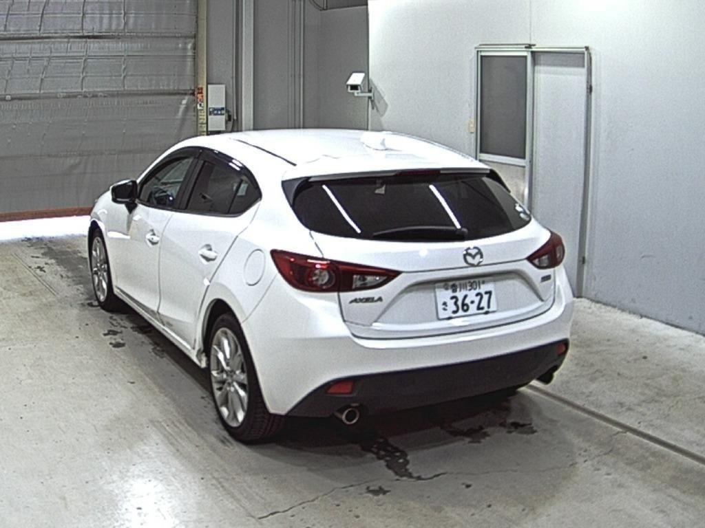 MAZDA AXELA