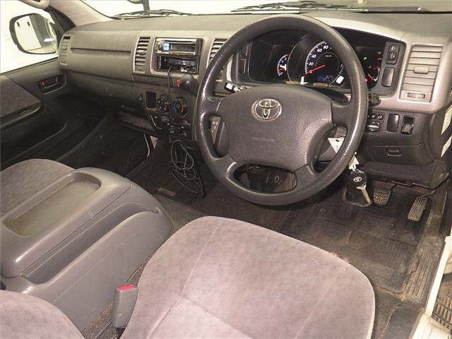 TOYOTA REGIUS ACE