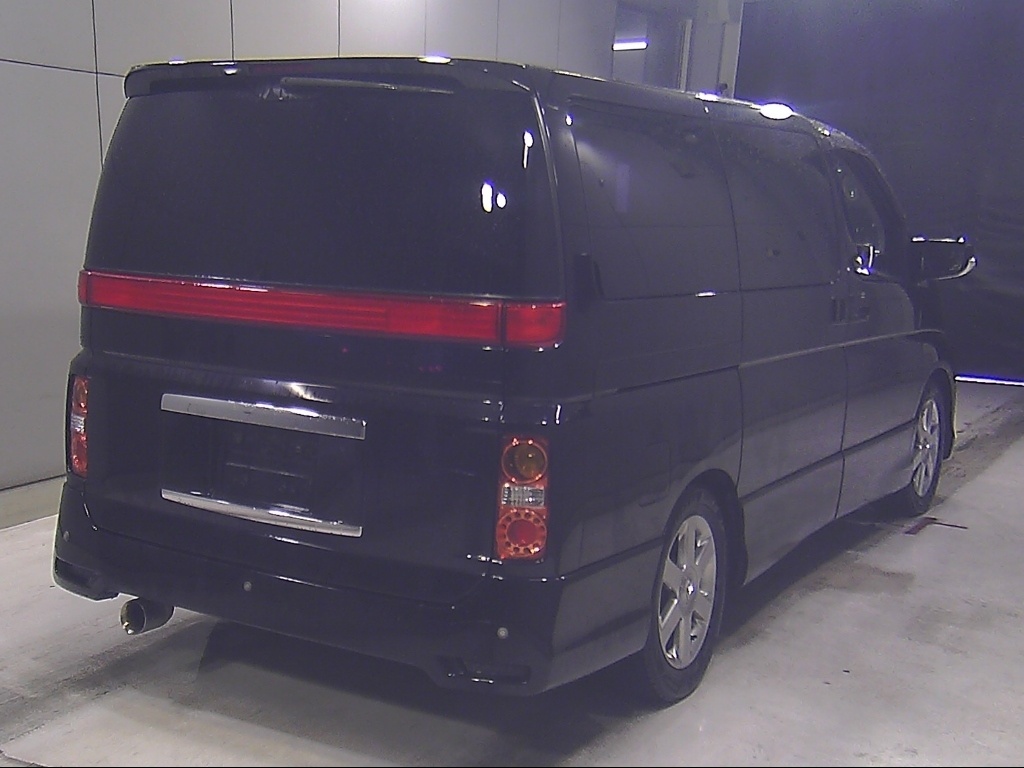 NISSAN ELGRAND
