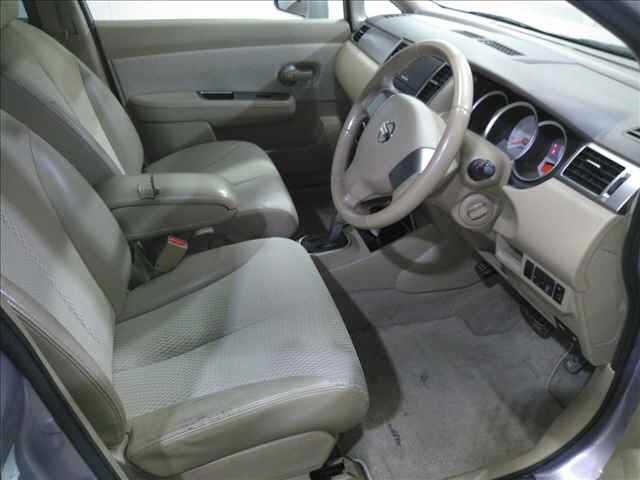 NISSAN TIIDA
