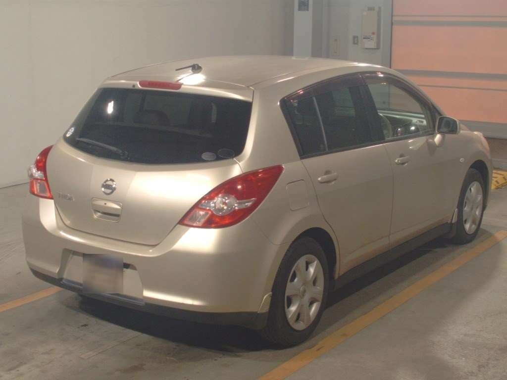 NISSAN TIIDA