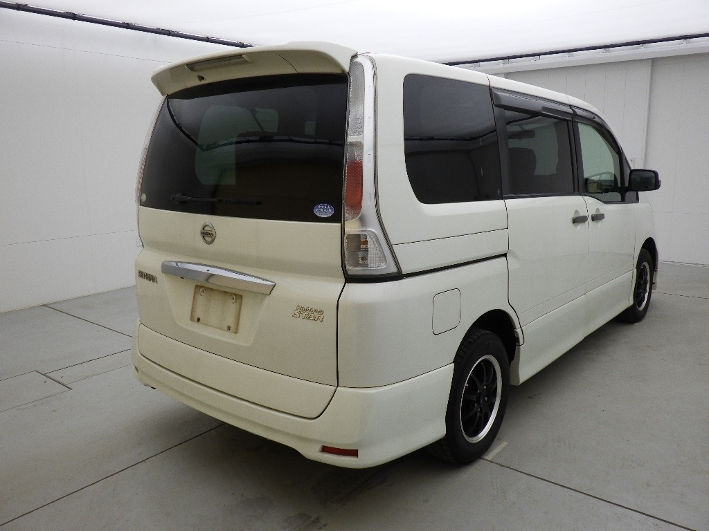 NISSAN SERENA