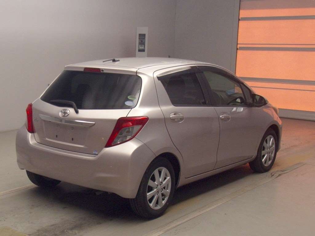 TOYOTA VITZ
