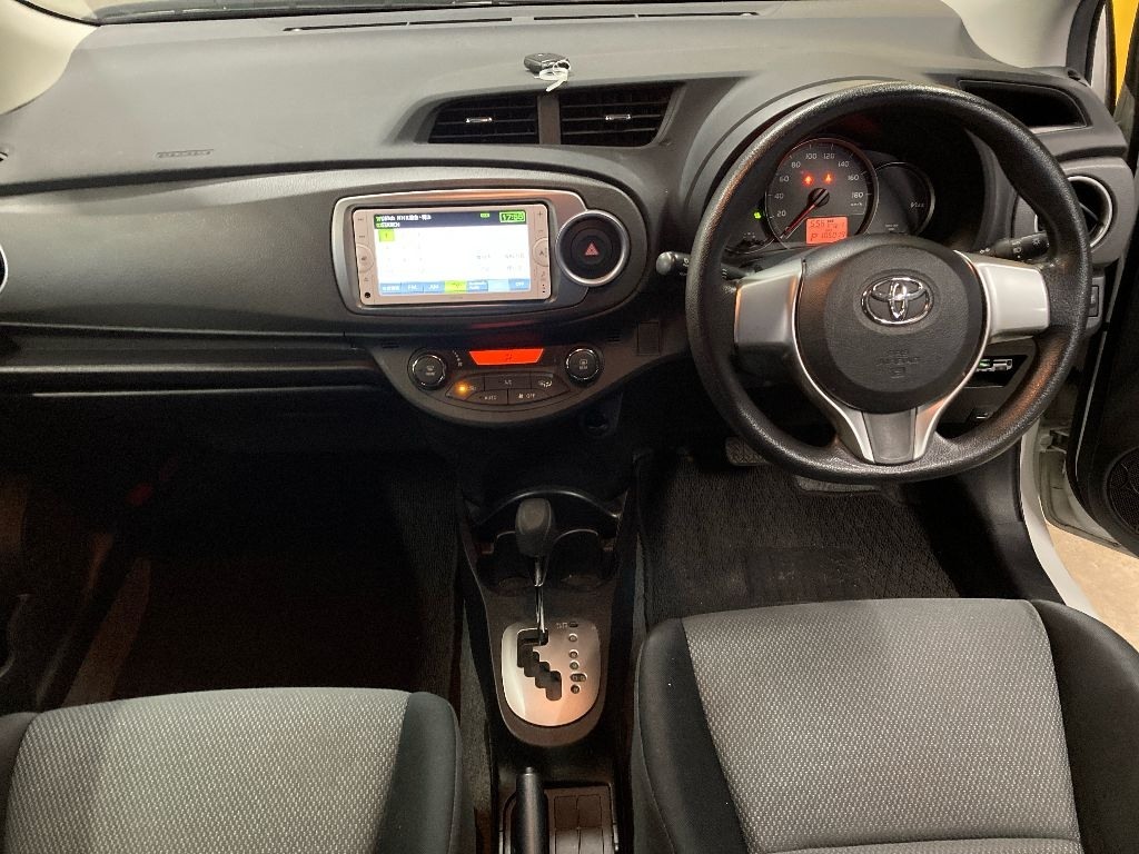 TOYOTA VITZ