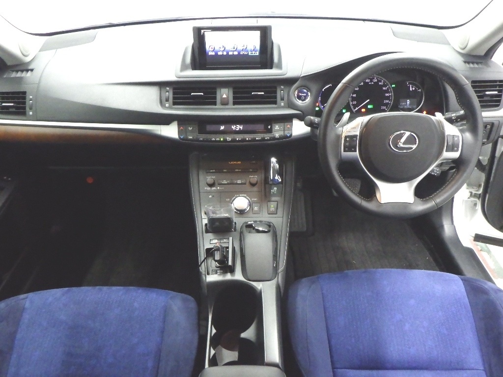 LEXUS CT200H