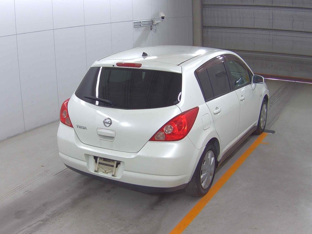 NISSAN TIIDA