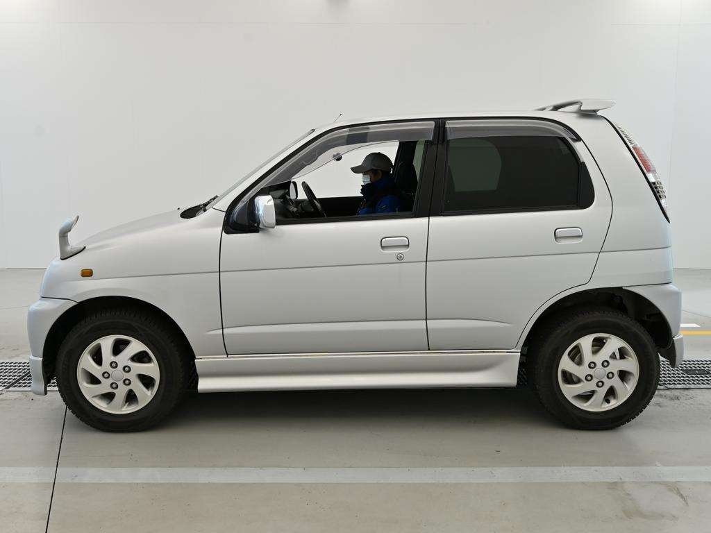 DAIHATSU TERIOS KID