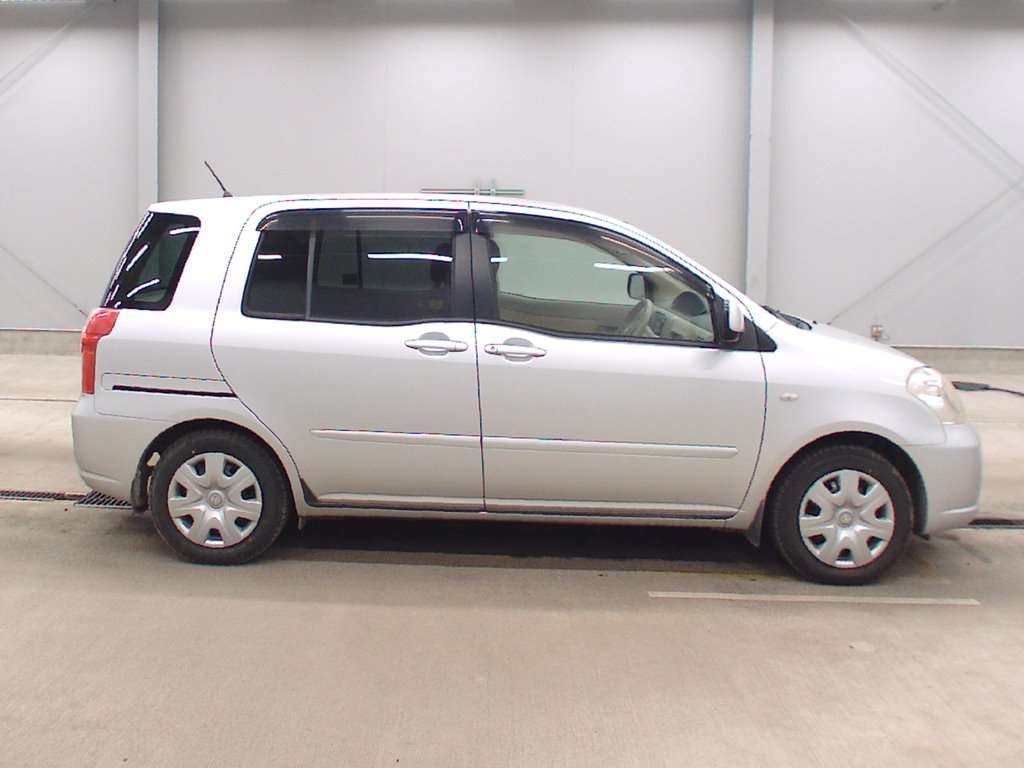 TOYOTA RAUM