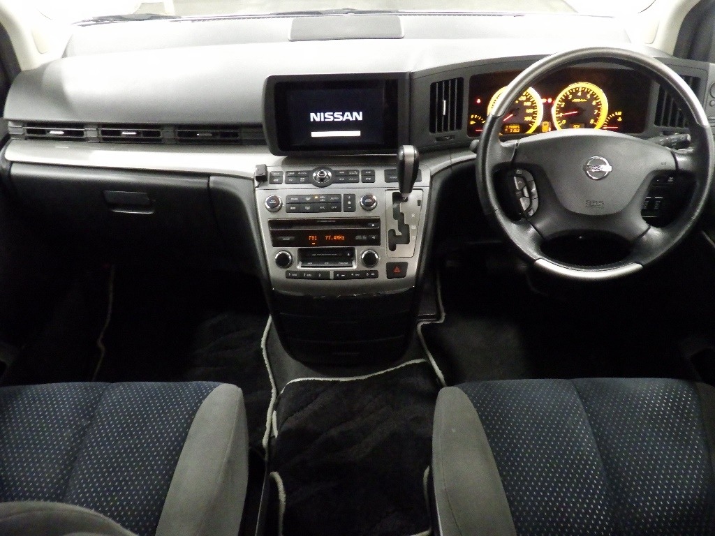 NISSAN ELGRAND