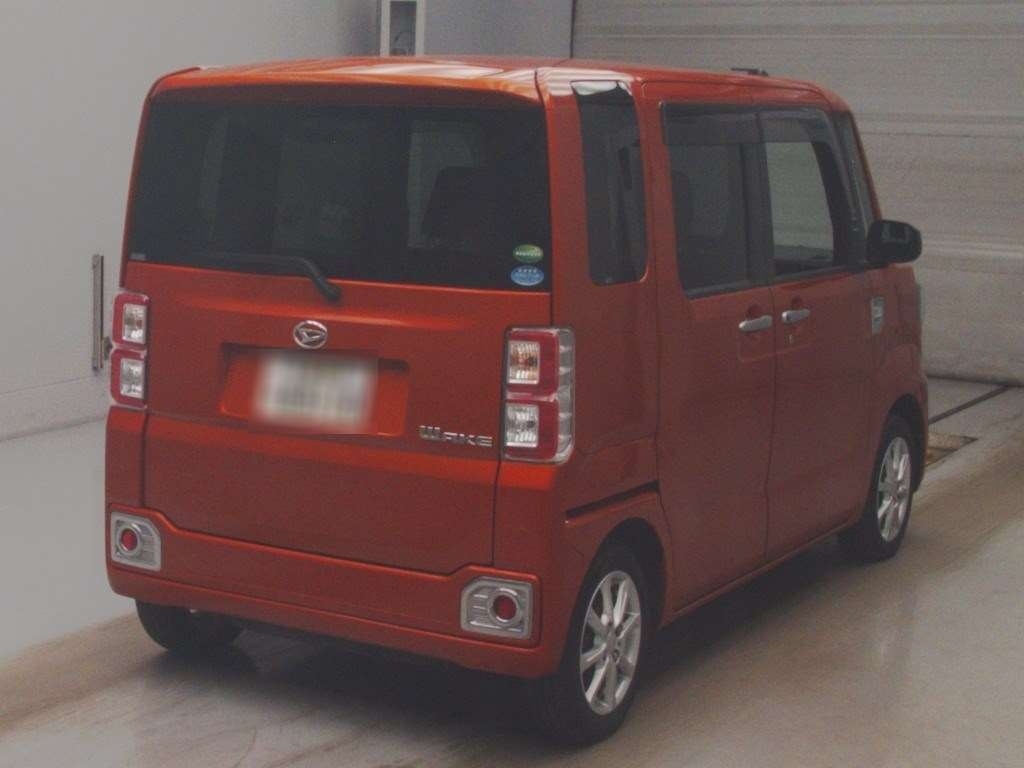 DAIHATSU WAKE