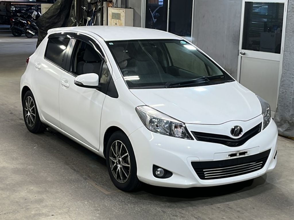 TOYOTA VITZ