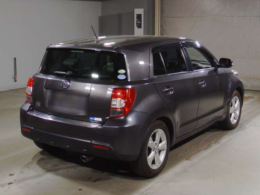 TOYOTA IST