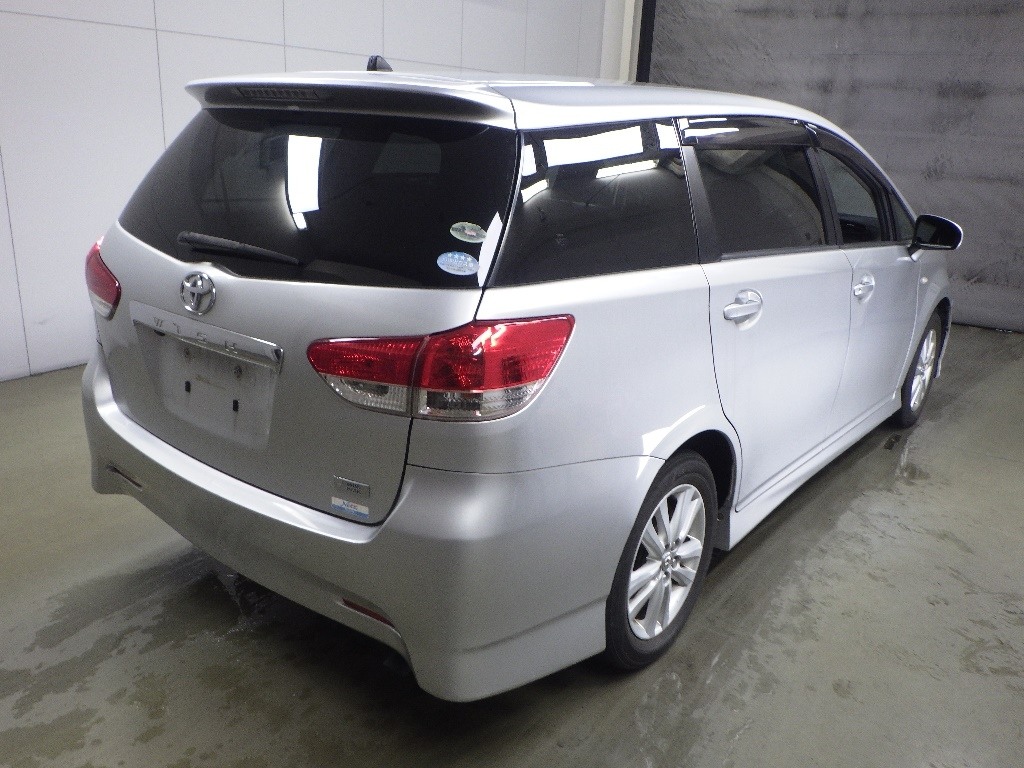 TOYOTA WISH